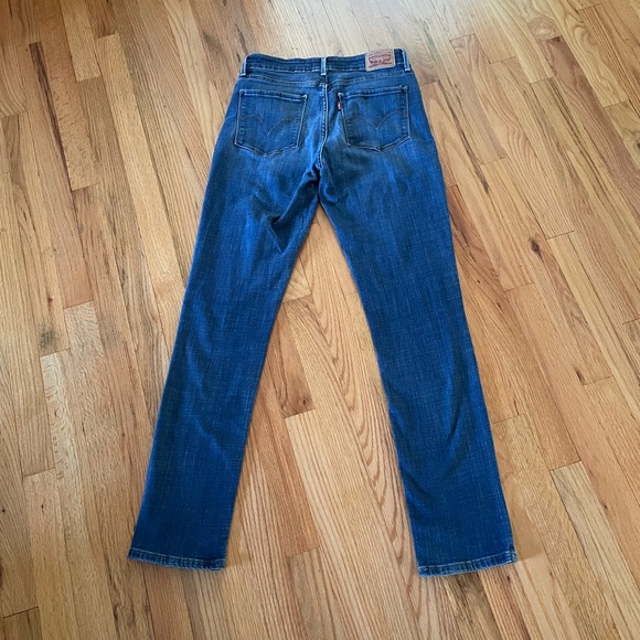 Levi’s Mid Rise size 8 - Picture 2 of 7